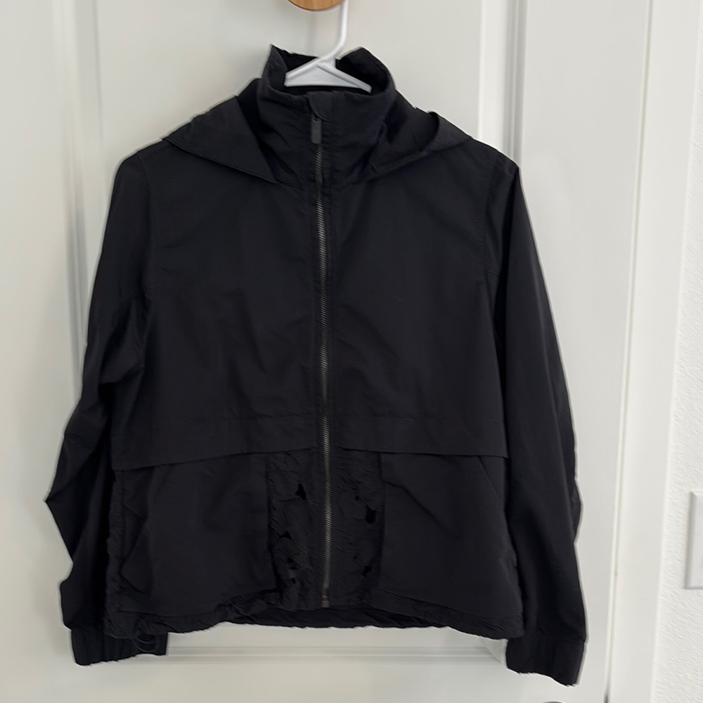 Lululemon Black Zip-Up Jacket(size 4)